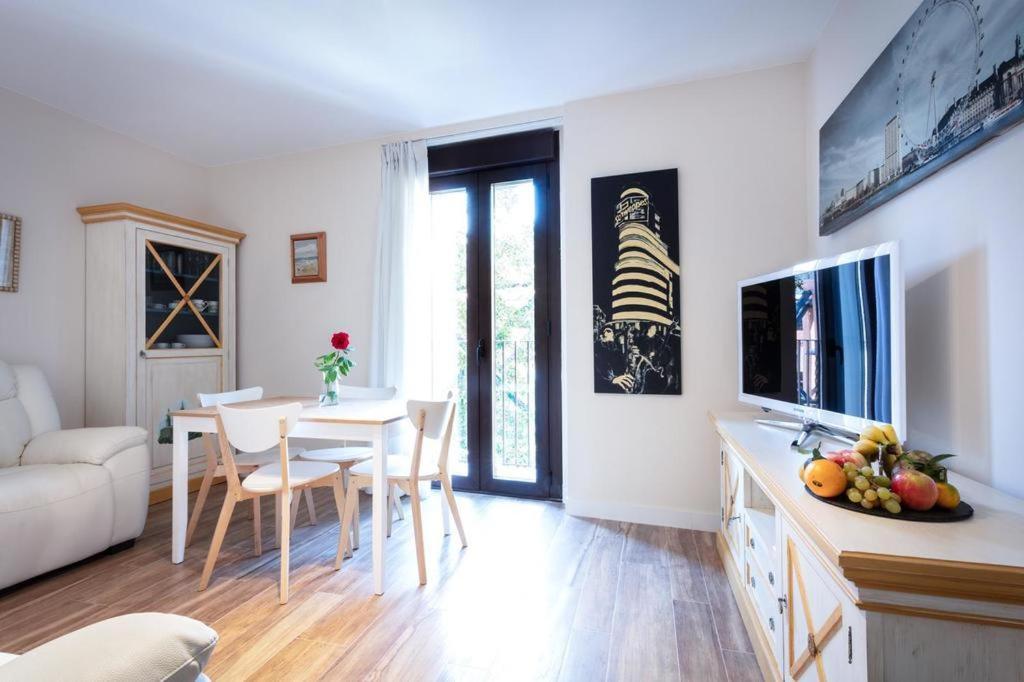 Az El Balcon De Cesar Augusto Apartment Zaragoza Bagian luar foto